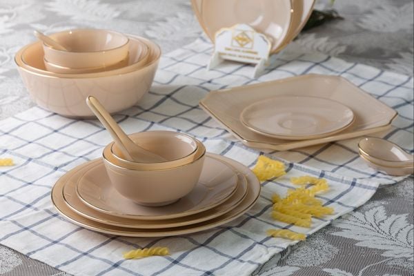 So sánh bát sứ chất lượng và bát sứ giá rẻ